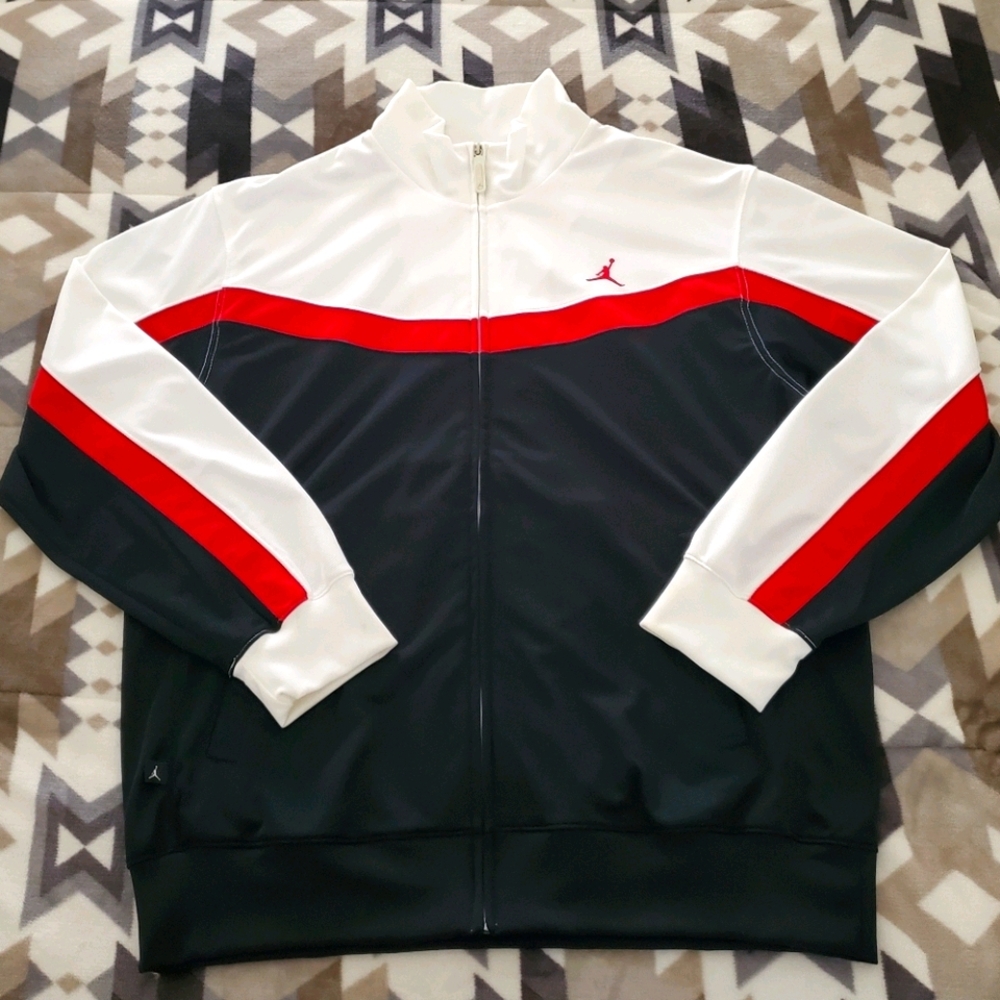 Jordan windbreaker jacket drifit